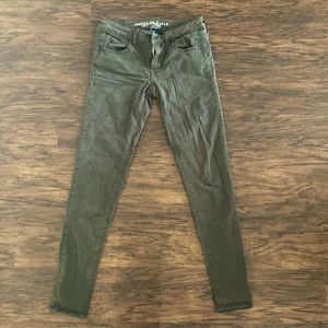 American Eagle size 4 olive green jegging.